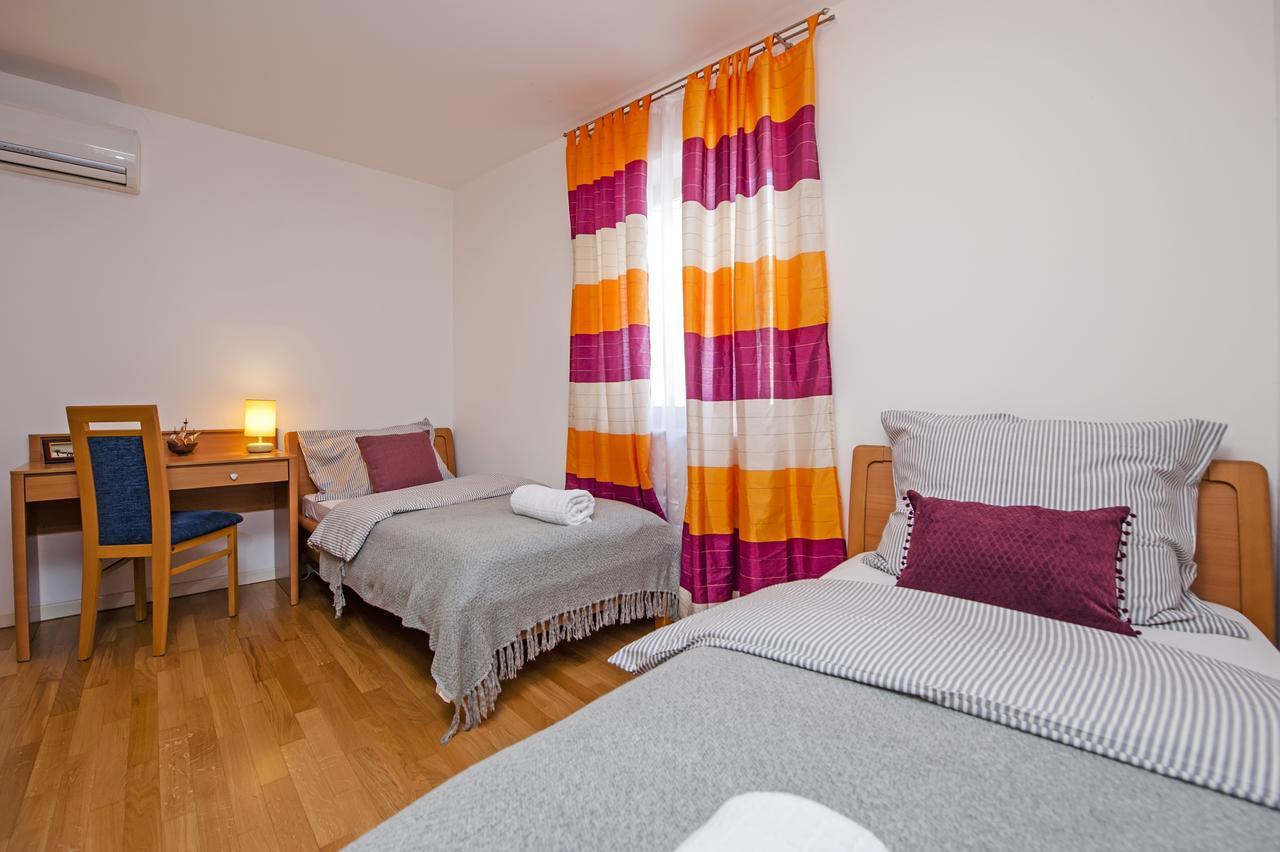 Apartment Campanile Rovinj Bagian luar foto